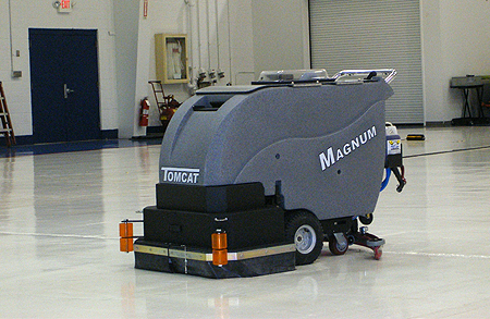 TomCat Magnum Floor Scrubber